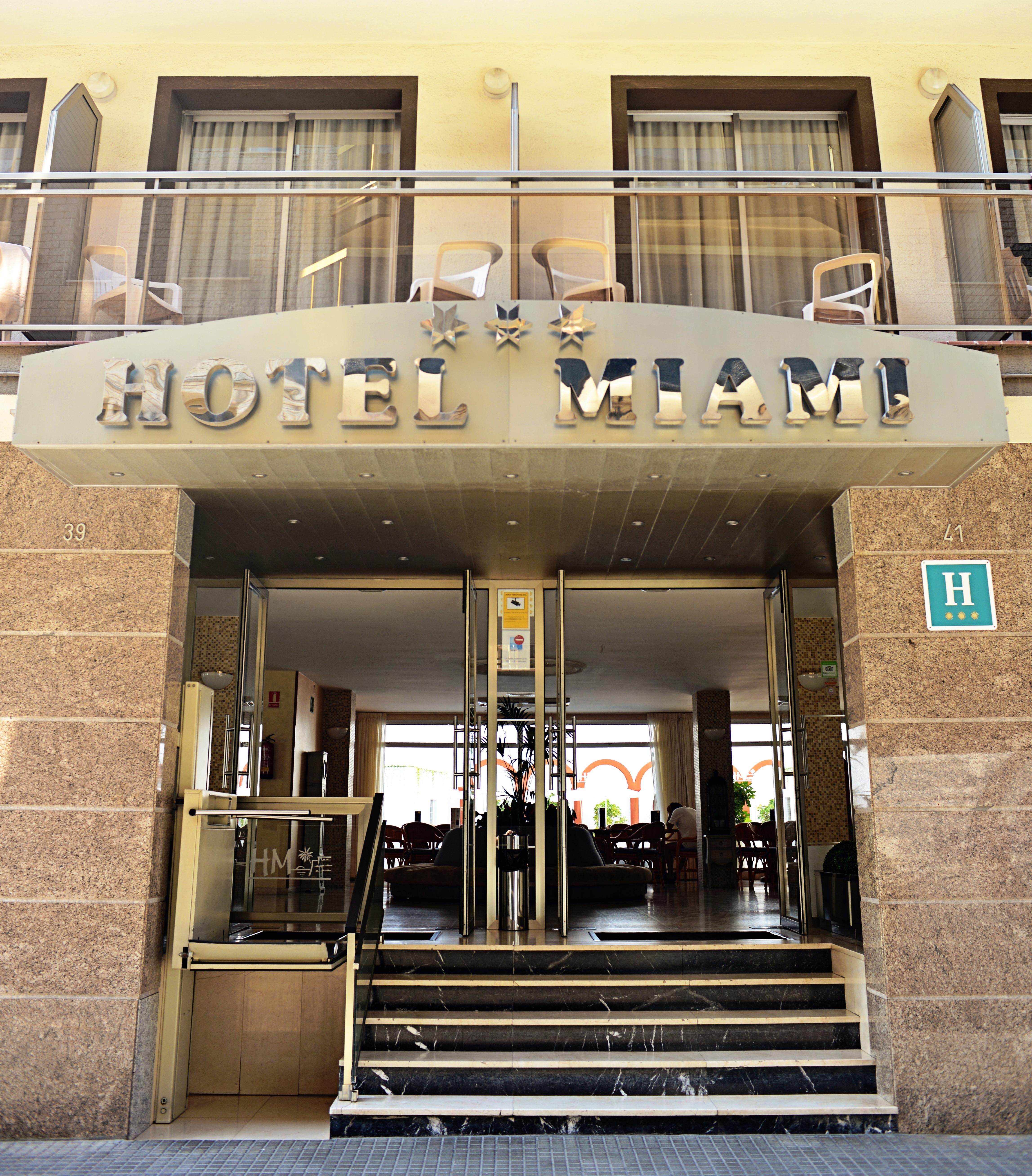 Hotel Miami กาเลญา ภายนอก รูปภาพ