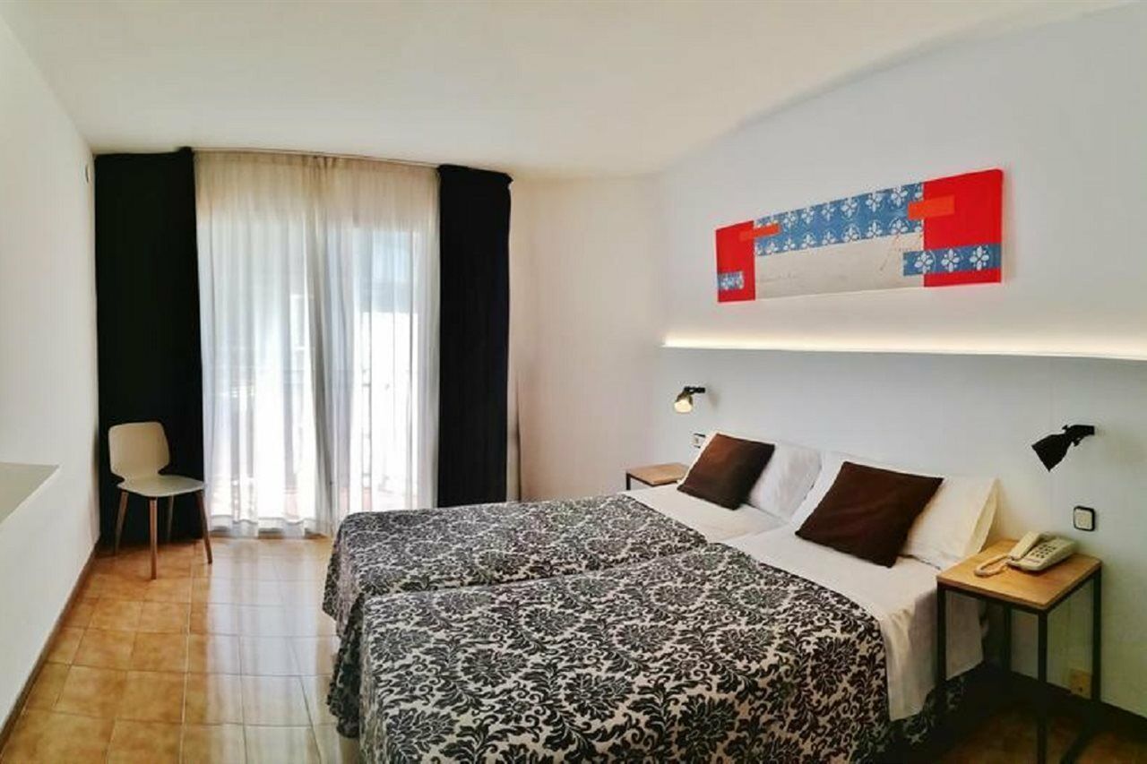 Hotel Miami กาเลญา ภายนอก รูปภาพ